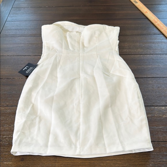 Lulus Festive Occasion White Ruched Strapless Bodycon Mini Dress Size Small - Picture 13 of 13